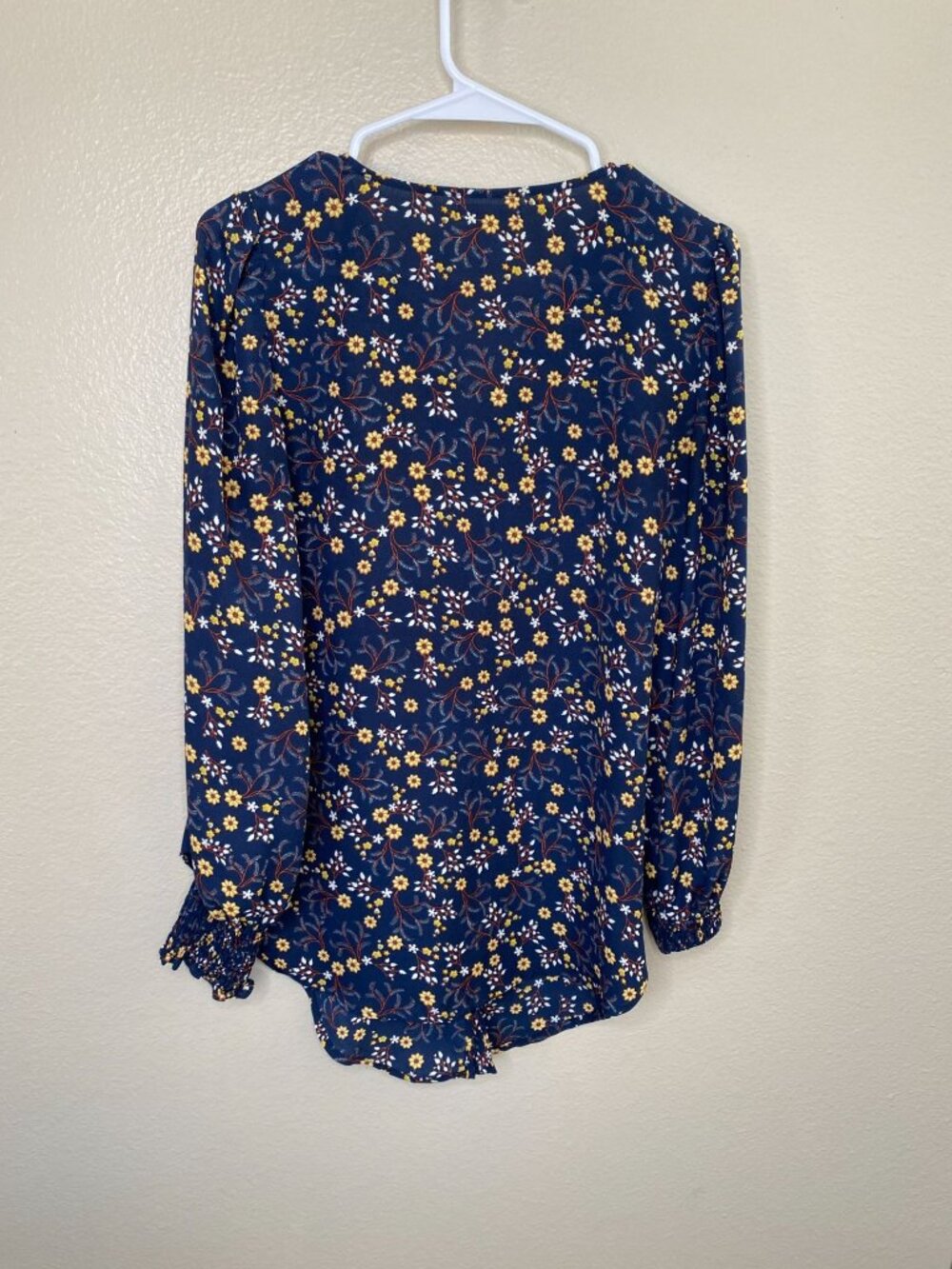 Max Studio Womens Navy Blue Floral Long Sleeve Top Small Yellow Flower Polyester - Picture 6 of 7